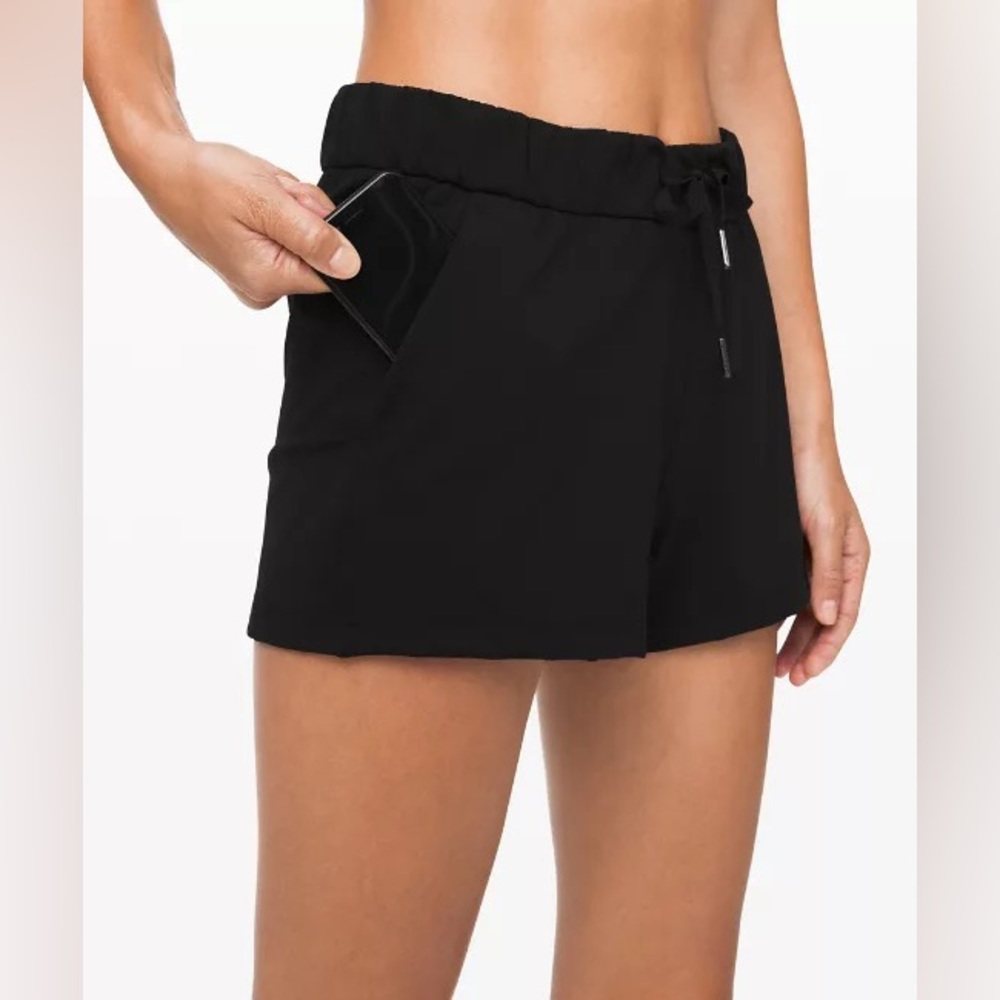 On the Fly 2.5” Mid-rise Shorts, 12, Black